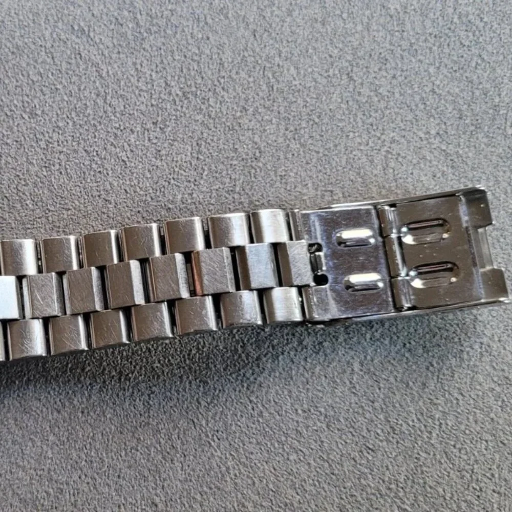 Tag Heuer WK1112.BA0311 Mens 2000 Series Professional Quartz Watch Silver BA0317